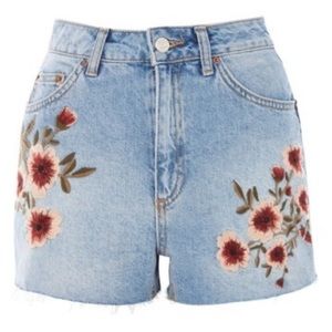 🌺 Topshop Embroided Floral Mom Jeans Shorts 🌺